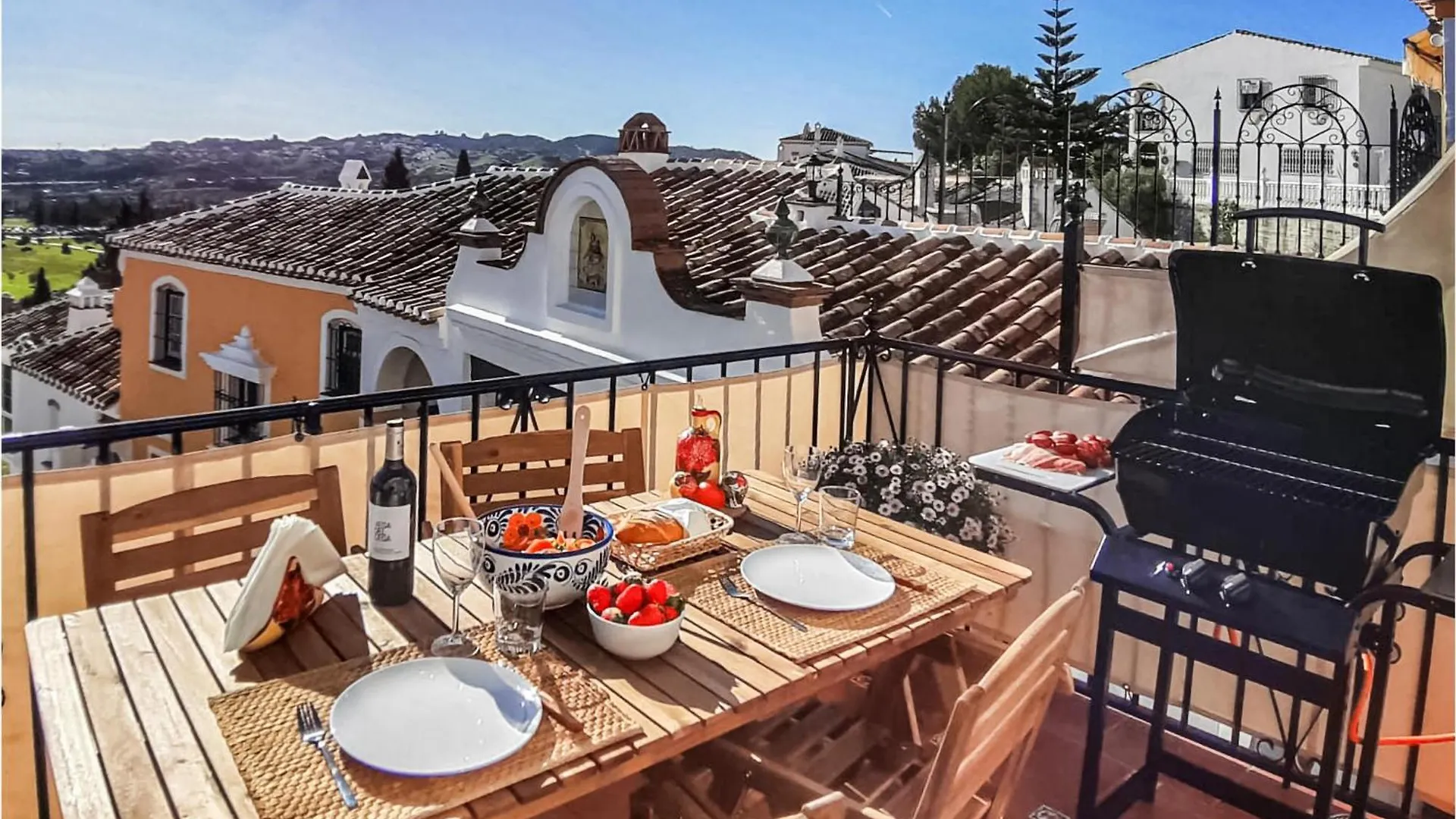 Stunning Apartment In Mijas With House Sea View